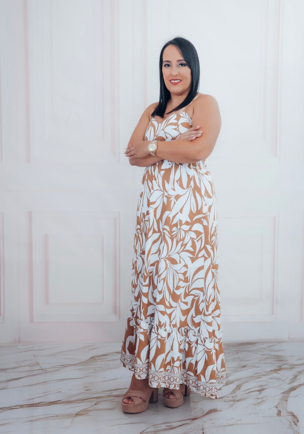 Emely con vestido largo estampado de The Way Fashion